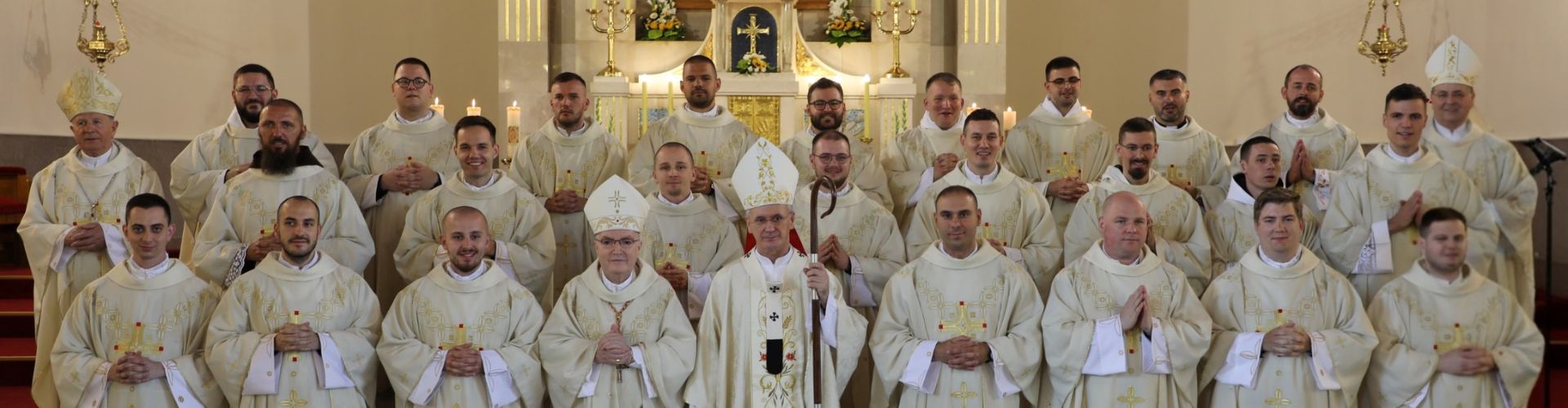 Nadbiskup Dražen Kutleša zaredio 24 nova svećenika